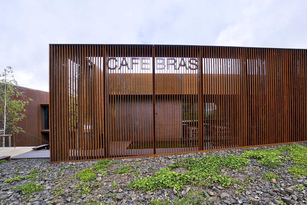Gleich daneben: das Café Bras,